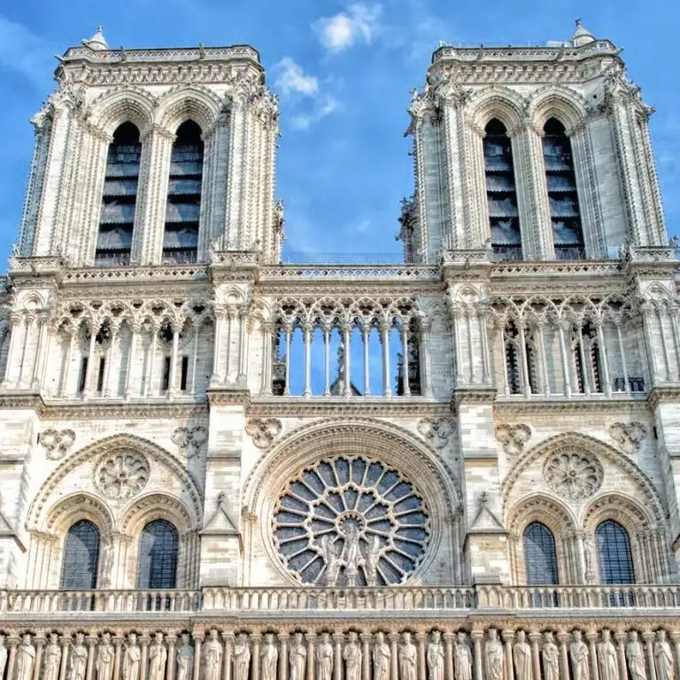 كاتدرائية نوتردام دي باريس - جولة خارجية مع دخول مجاني