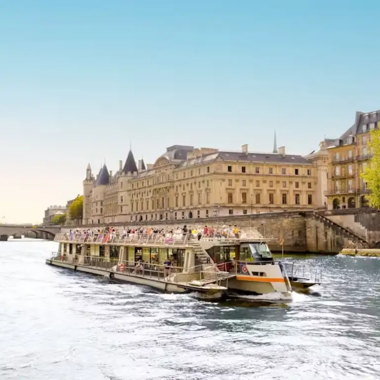 Seine River: Sightseeing Cruise from the Eiffel Tower