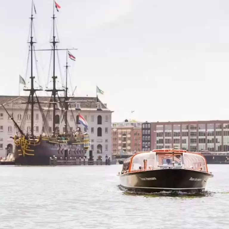 Amsterdam: Lovers Canal Cruise from Central Station