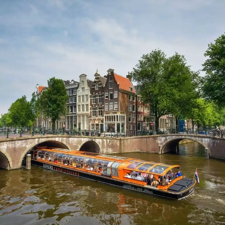 Amsterdam: Lovers Canal Cruise from Central Station