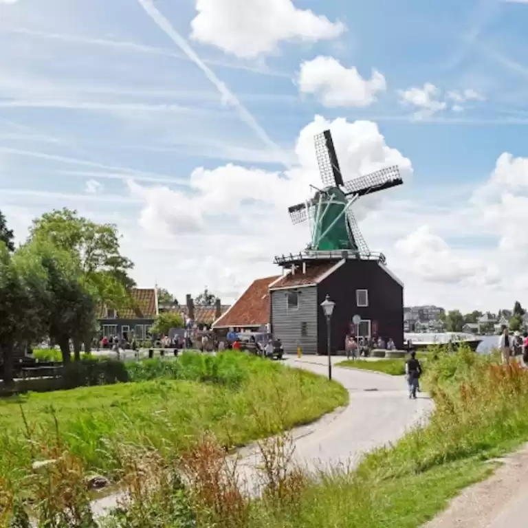 Zaanse Schans Windmills: Half-Day Guided Tour + Transport