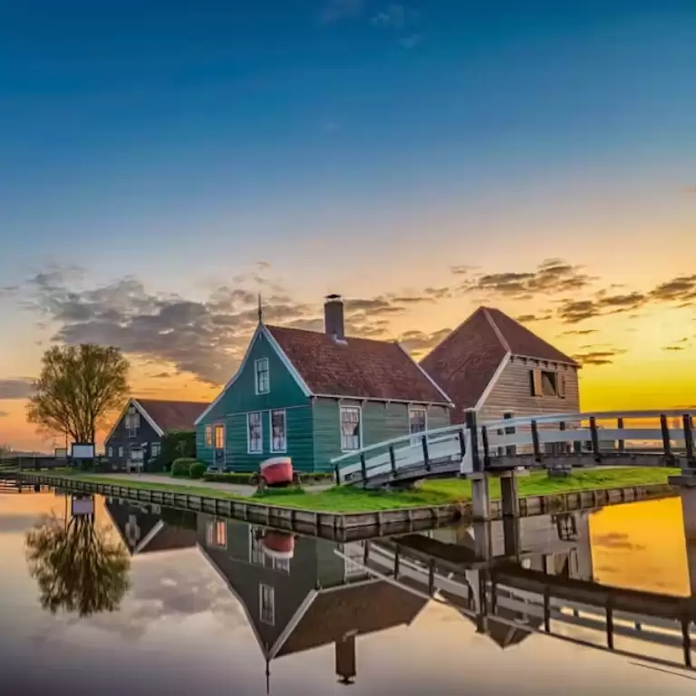 Zaanse Schans Windmills: Half-Day Guided Tour + Transport