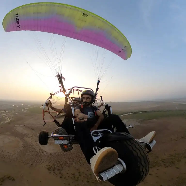 Maskat: Lisanslı Pilot ile Tandem Paramotor Uçuşu