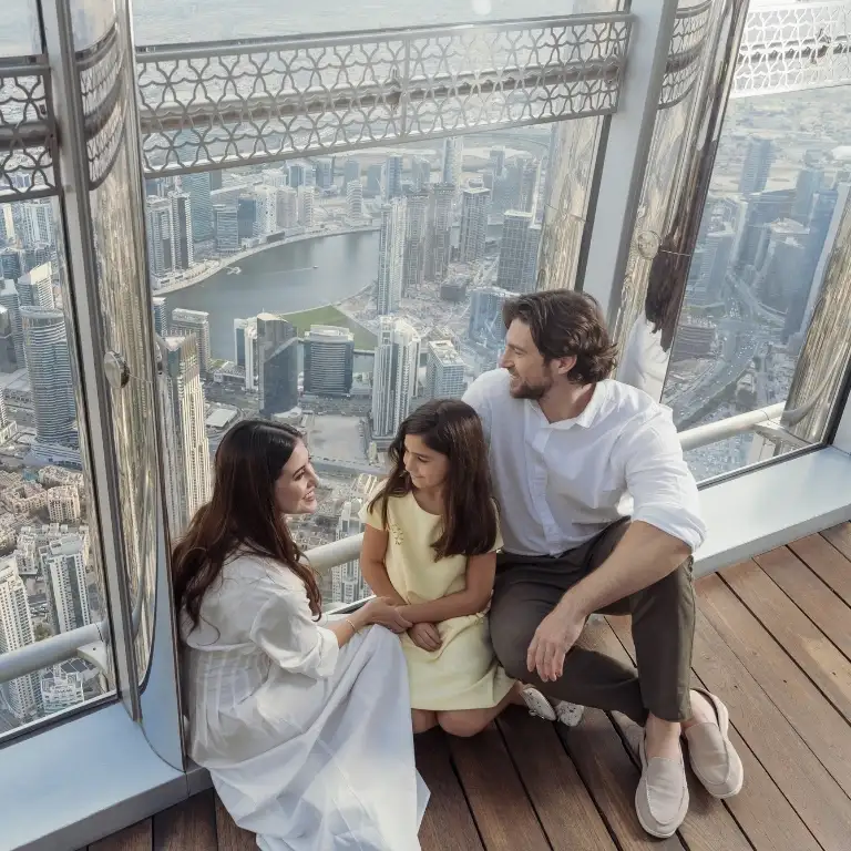 En Üstte, Burç Halife 124. Kat + Dubai Buz Pisti