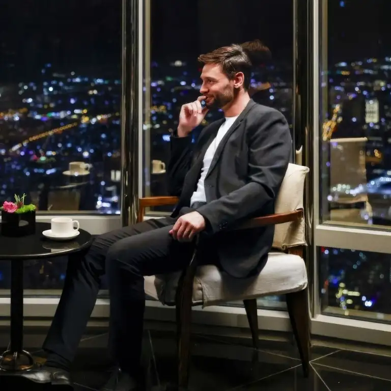 वीआईपी लाउंज, शीर्ष पर - स्तर 152, 153 और 154