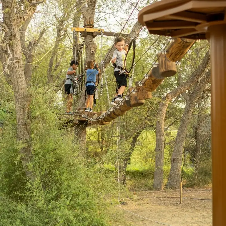 منتزه أفينتورا - حراس الحبال