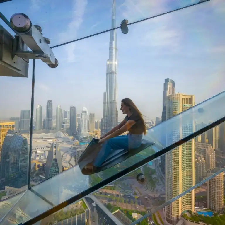 दुबई एक्वेरियम + स्लाइड के साथ स्काई व्यूज़ - कॉम्बो