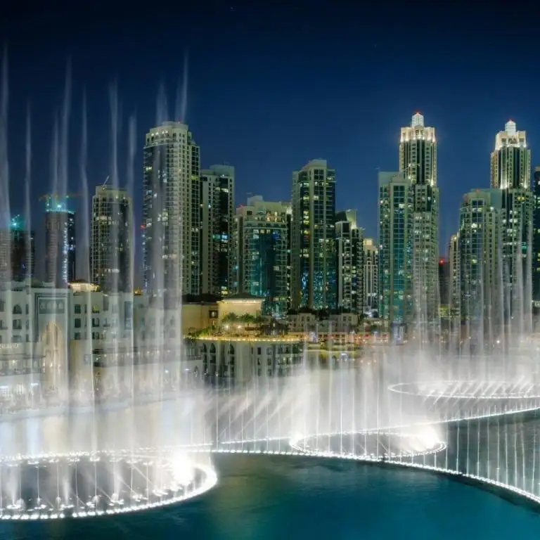 Dubai Çeşmesi Yaya Yolu