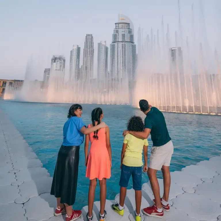Dubai Çeşmesi Yaya Yolu