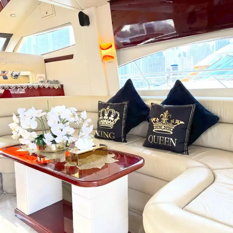 Dubai: Private Luxury Cruise on a Stylish 50ft Yacht