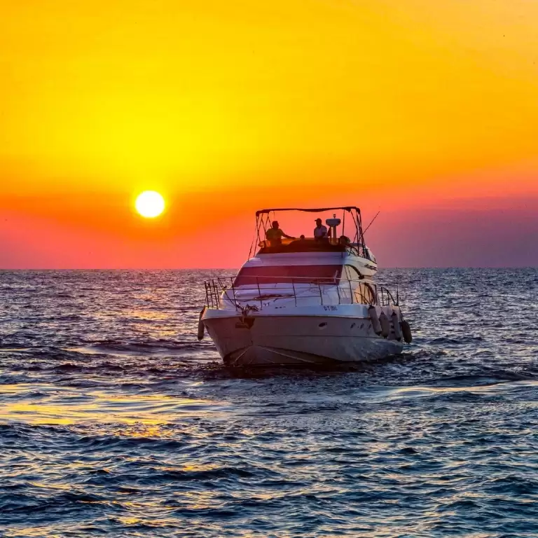 Luxury Shared Yachts Tours With BBQ and Drinks