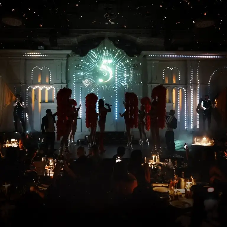 Dubai DREAM Dinner Show'da Yılbaşı Gecesi