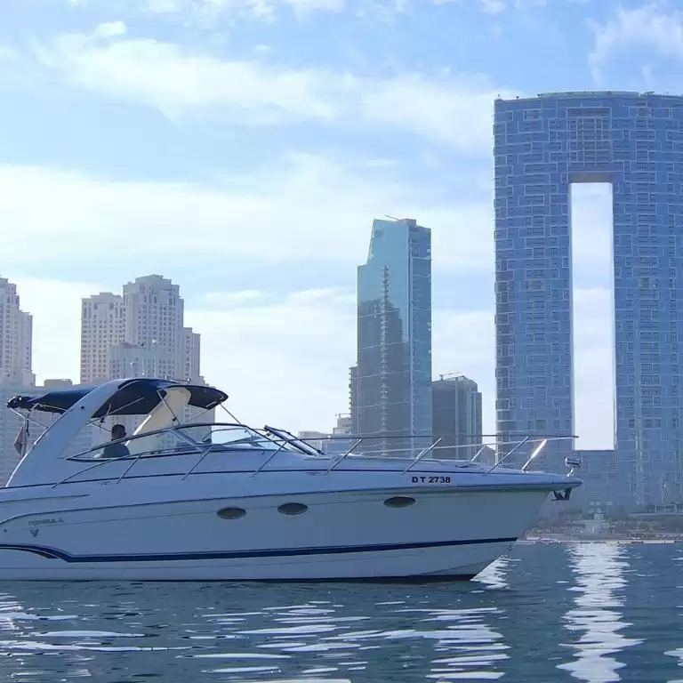 Private Luxury Yacht Cruise in 35FT