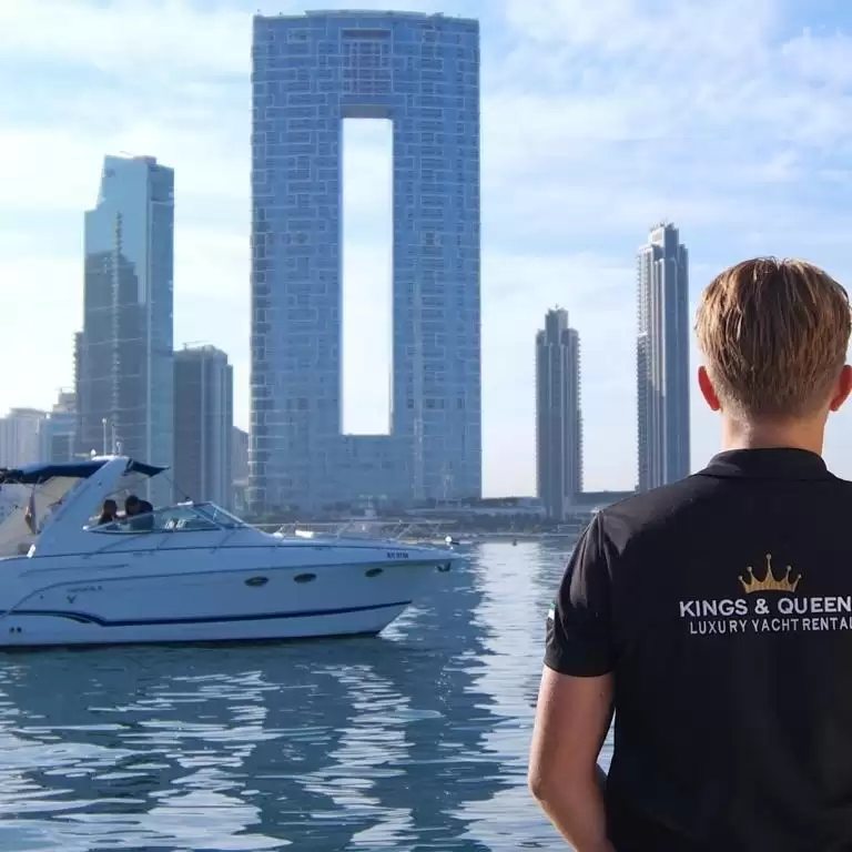 Private Luxury Yacht Cruise in 35FT
