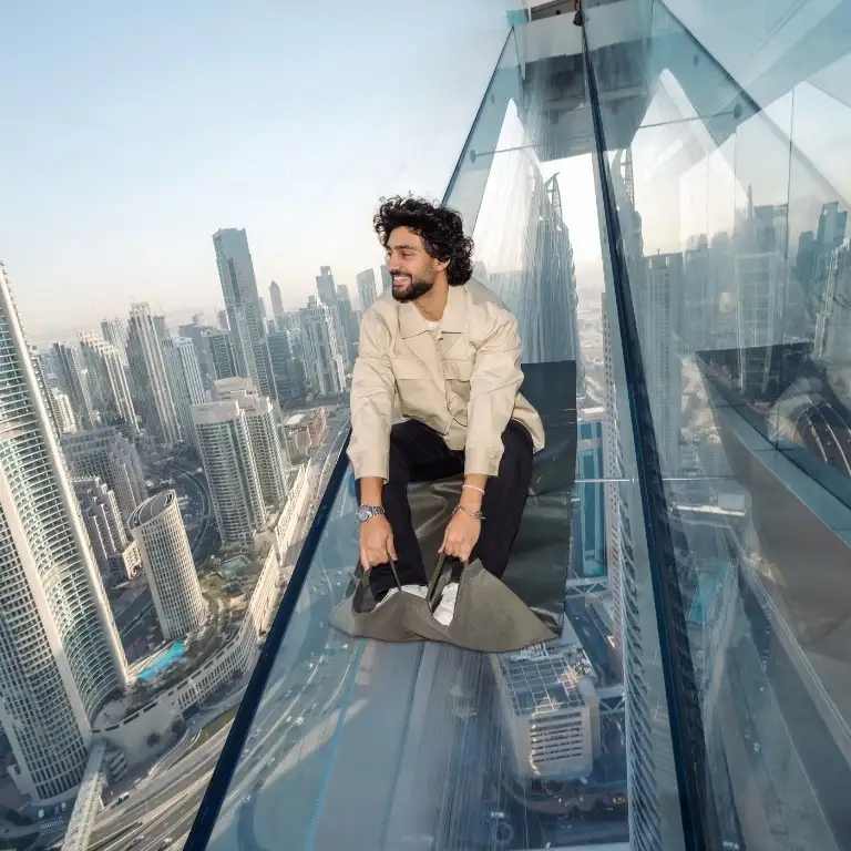 स्लाइड + एफ एंड बी + स्मारिका के साथ स्काई व्यूज़