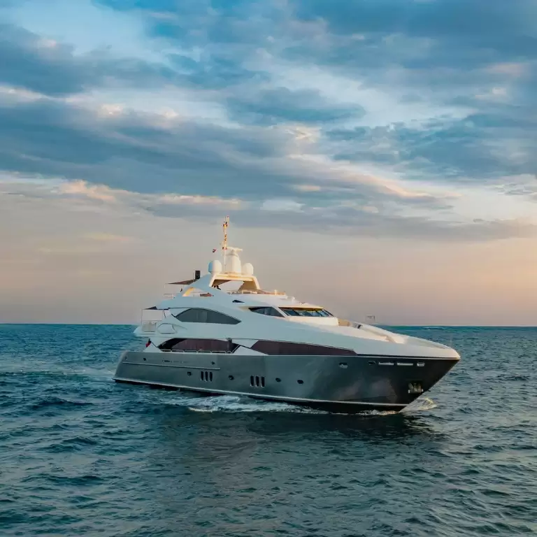 Sunseeker Superyacht Experience with Gourmet Dining,Premium Drinks & Live Music