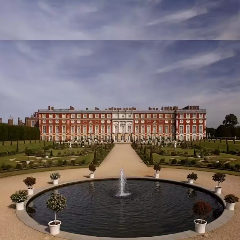 Hampton Court Palace, Gardens & Maze: Entry Ticket