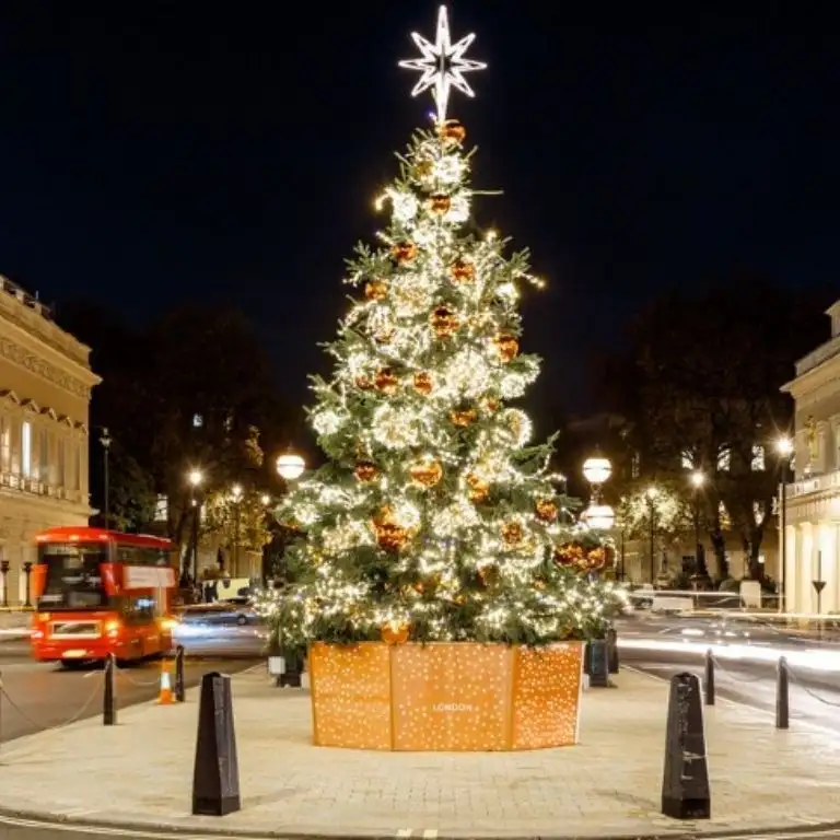 London Christmas Lights Bus Tour With Live Guide