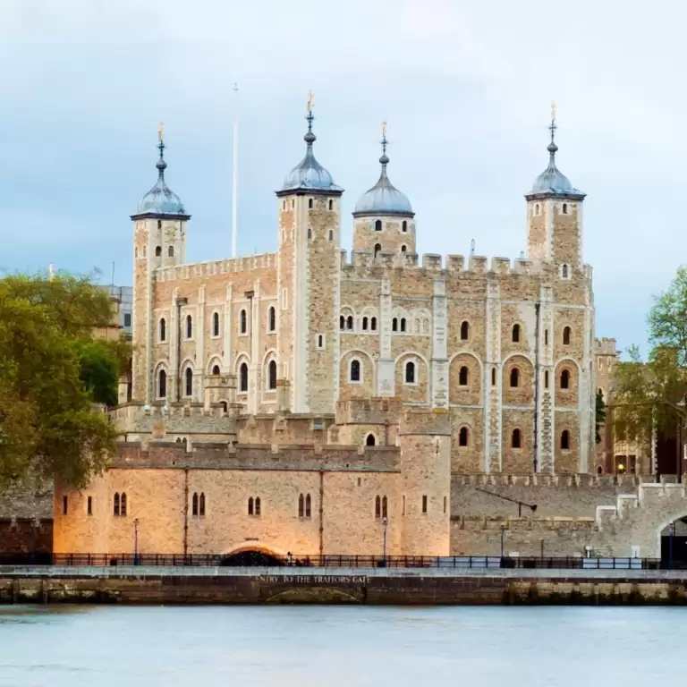 Tower of London and Crown Jewels Tickets