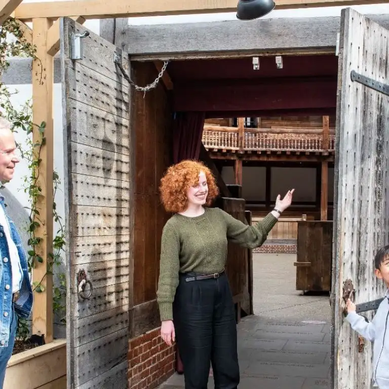 London: Shakespeare's Globe Theatre Guided Tour