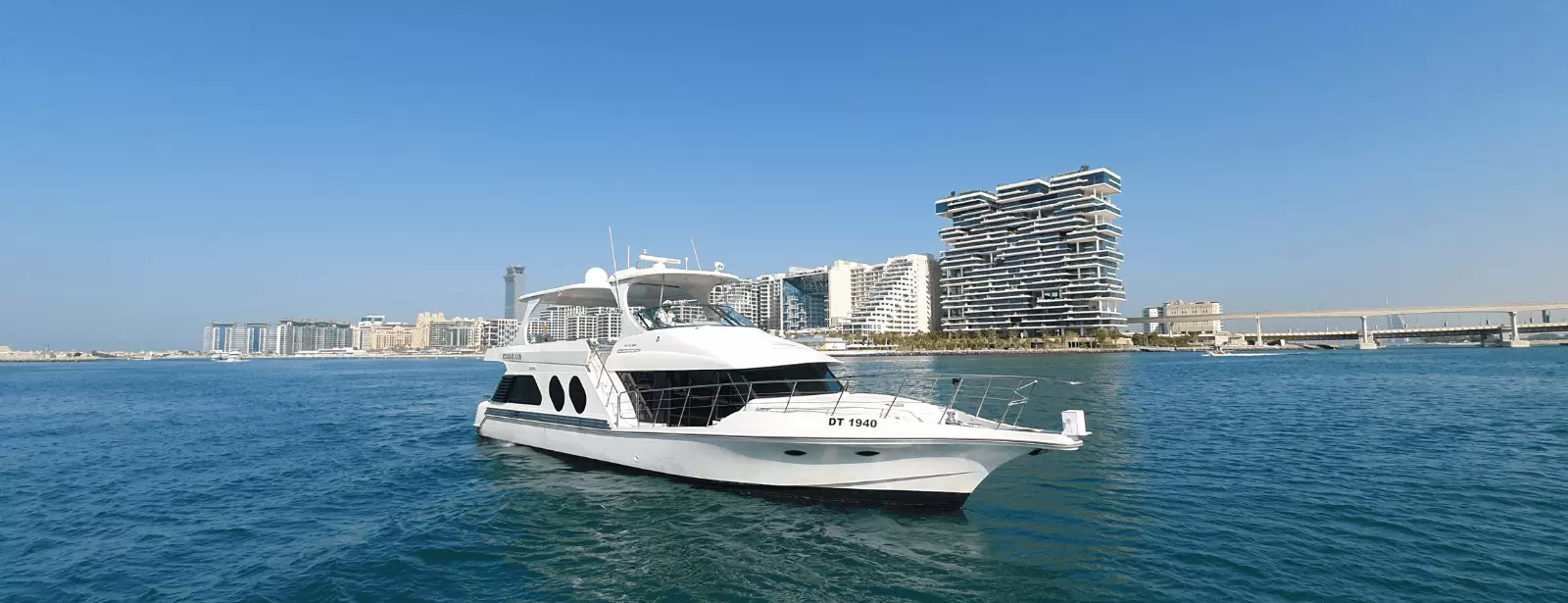 Dubai Marina 1 Hour Yacht Tour