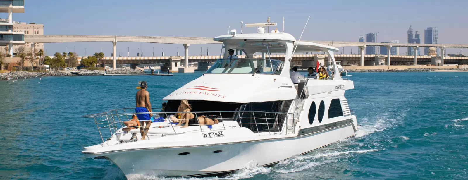 Dubai Marina 1 Hour Yacht Tour