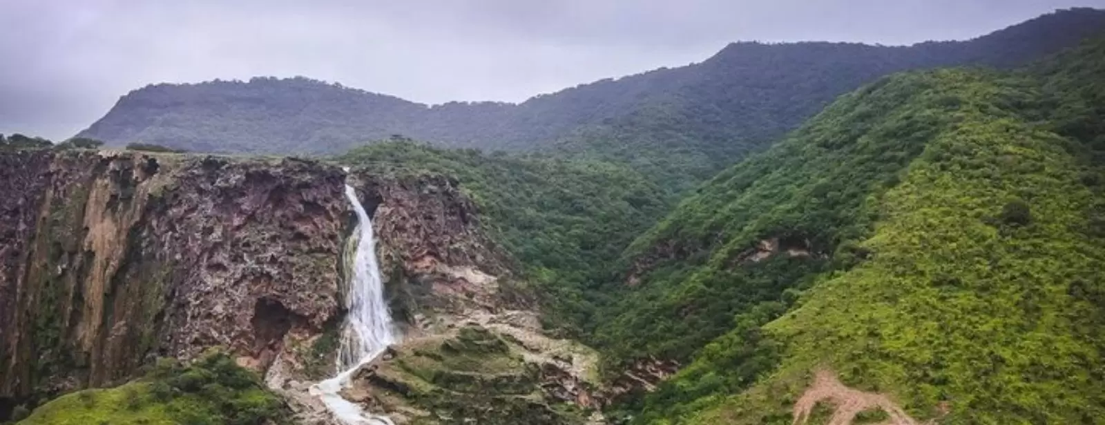 Salalah: Private Full-Day Jebel Safari Tour East