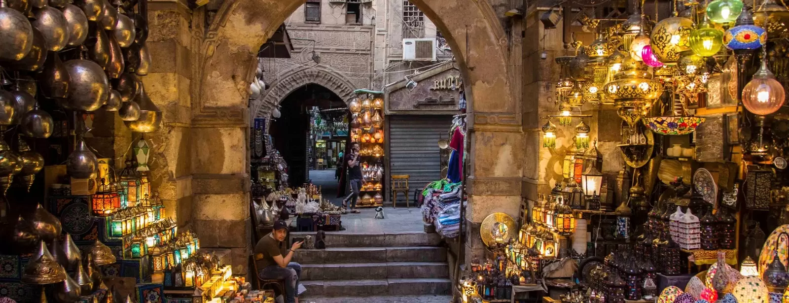 Full-day tour of Giza Pyramids, Sphinx, and Egyptian Museum with lunch from Cairo