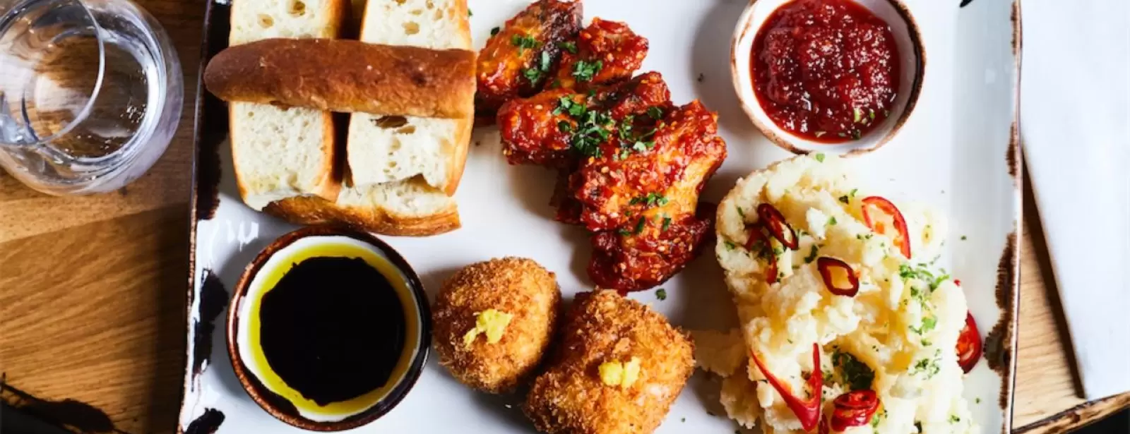 Eat 8 English Foods & See 30+ London Sights Walking Tour!