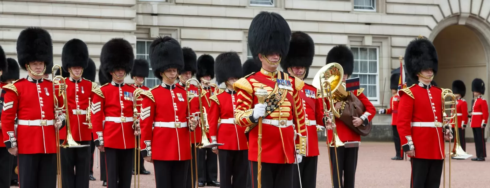 London British Royalty walking tour including Changing Of The Guard