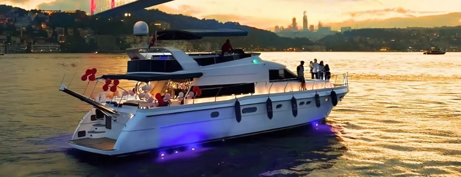 Istanbul: Small-Group Sunset or Day Yacht Cruise with Snacks