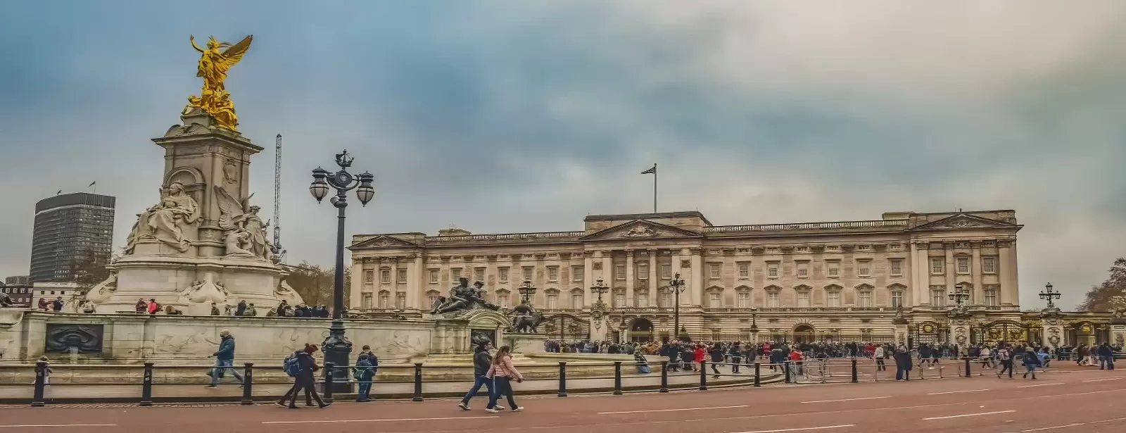 Visit The Houses of Parliament & 3 Hour Westminster Walking Tour