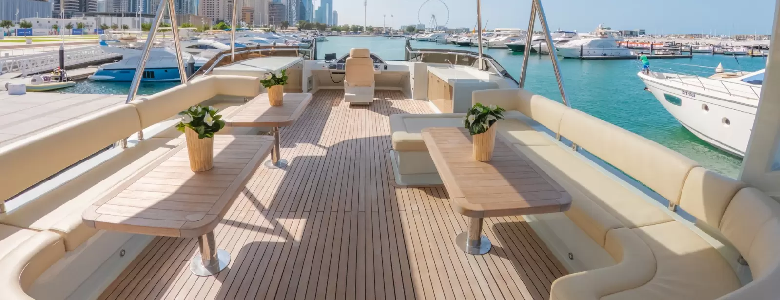 2 Hour Yacht Tour in Dubai Marina with Breakfast or BBQ