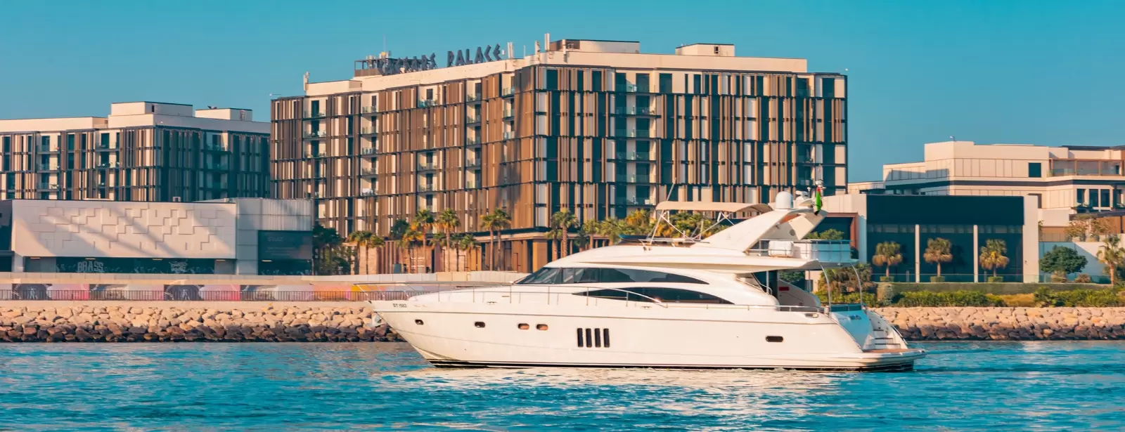 3 Hour Yacht Tour in Dubai Marina with Breakfast or BBQ