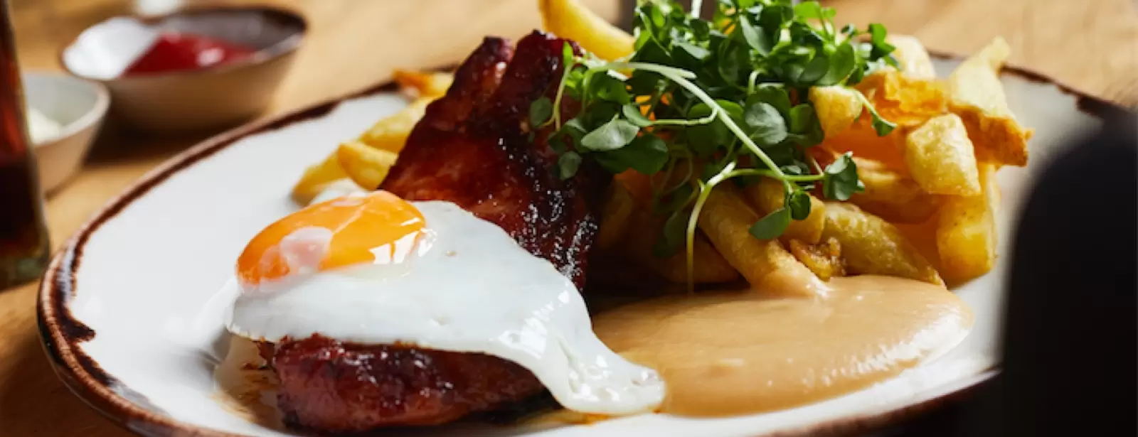 Eat 8 English Foods & See 30+ London Sights Walking Tour!
