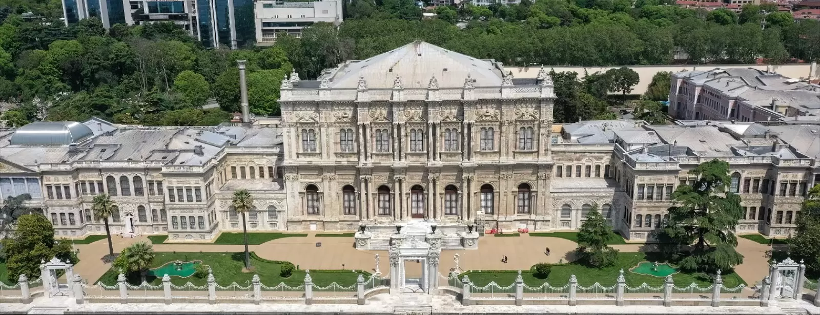 Dolmabahce Palace Skip-the-Line Entry & AudioGuide