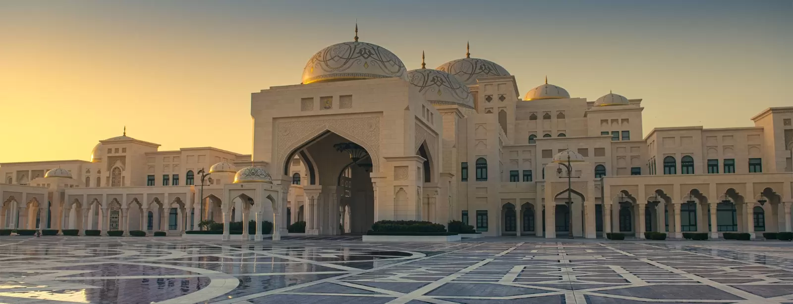 Premium Abu Dhabi Full-Day Sightseeing Tour from Dubai