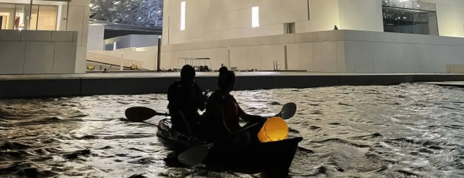 Full moon kayak tour at louvre Abu Dhabi