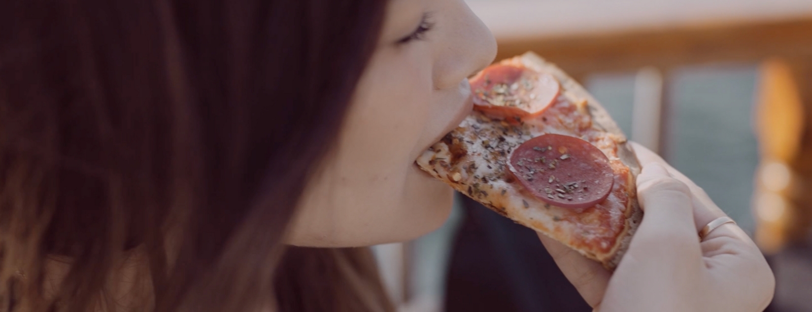 Creek sightseeing cruise with unlimited Pizza