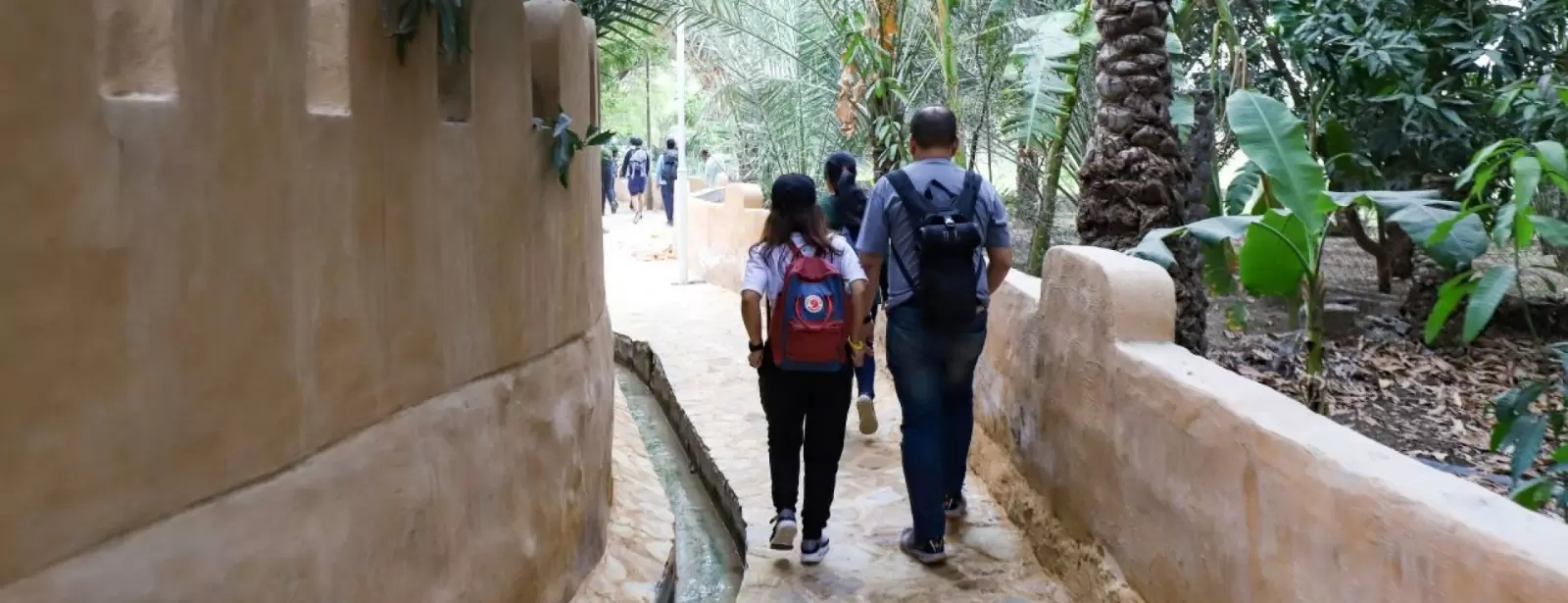 Hatta walk through nature and mountains