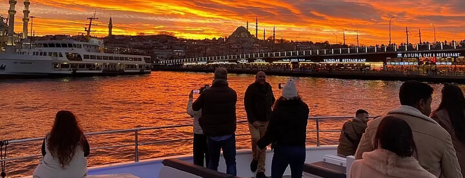 Istanbul: Small-Group Sunset or Day Yacht Cruise with Snacks