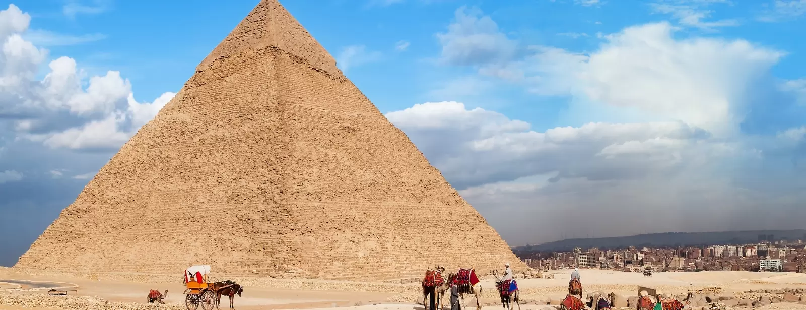 From Hurghada: Full-Day Cairo Tour of Pyramids, Sphinx, Museum and Bazaar