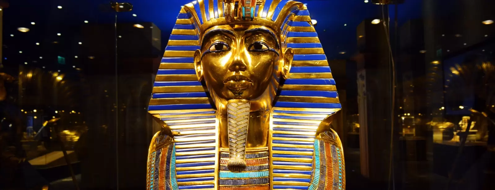 From Hurghada: Full-Day Cairo Tour of Pyramids, Sphinx, Museum and Bazaar