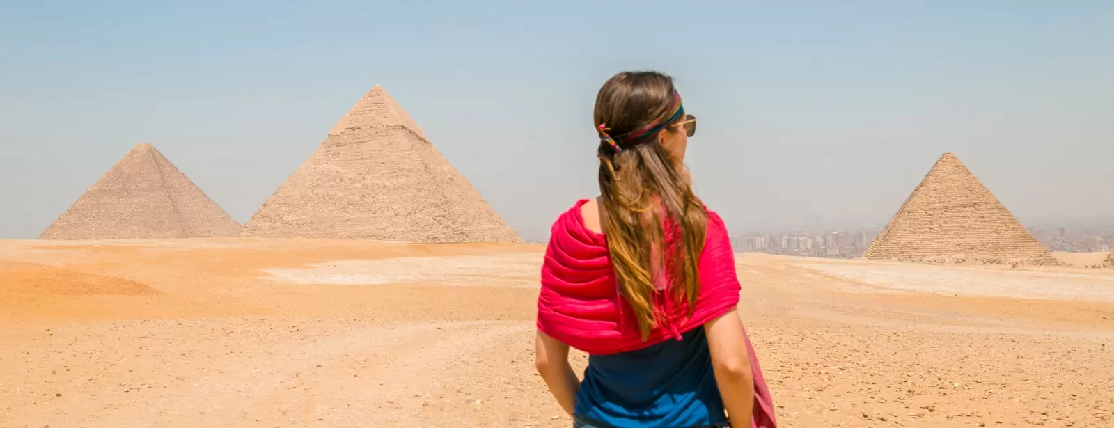 From Hurghada: Full-Day Cairo Tour of Pyramids, Sphinx, Museum and Bazaar