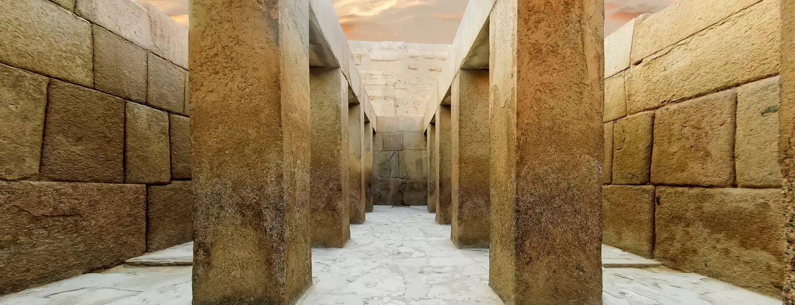 From Hurghada: Full-Day Cairo Tour of Pyramids, Sphinx, Museum and Bazaar