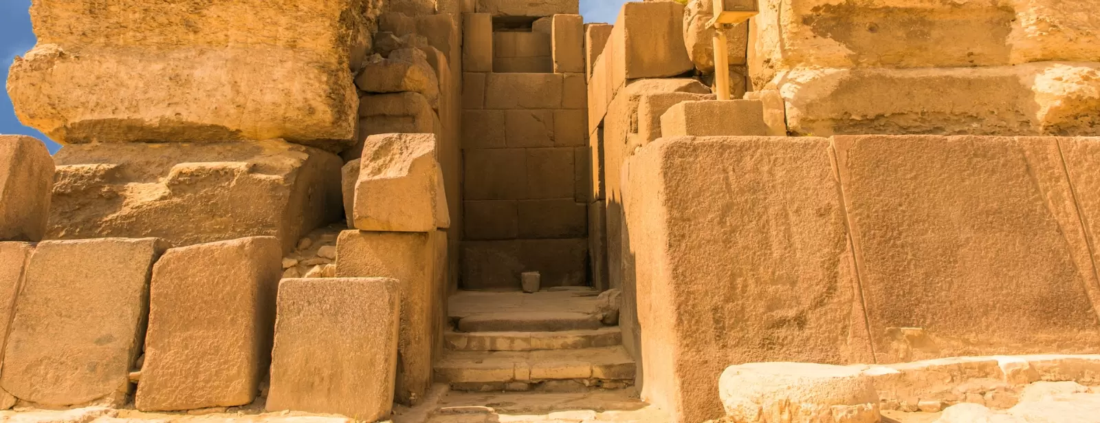 From Cairo: Pyramids of Giza, Sphinx, Saqqara & Memphis Tour