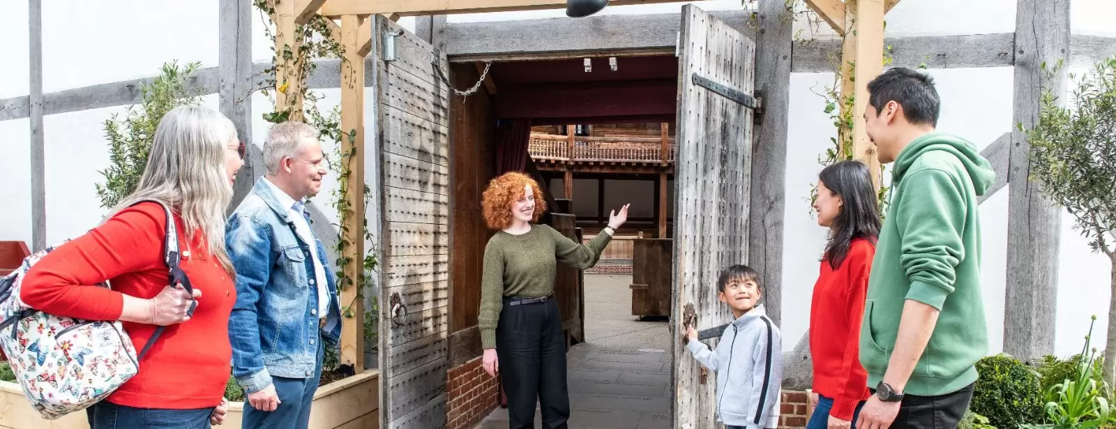 London: Shakespeare's Globe Theatre Guided Tour