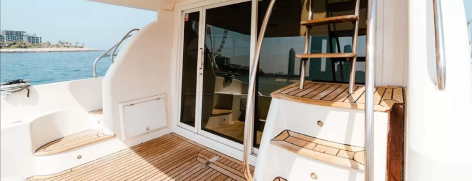 Dubai: Private Luxury Cruise on a Stylish 50ft Yacht