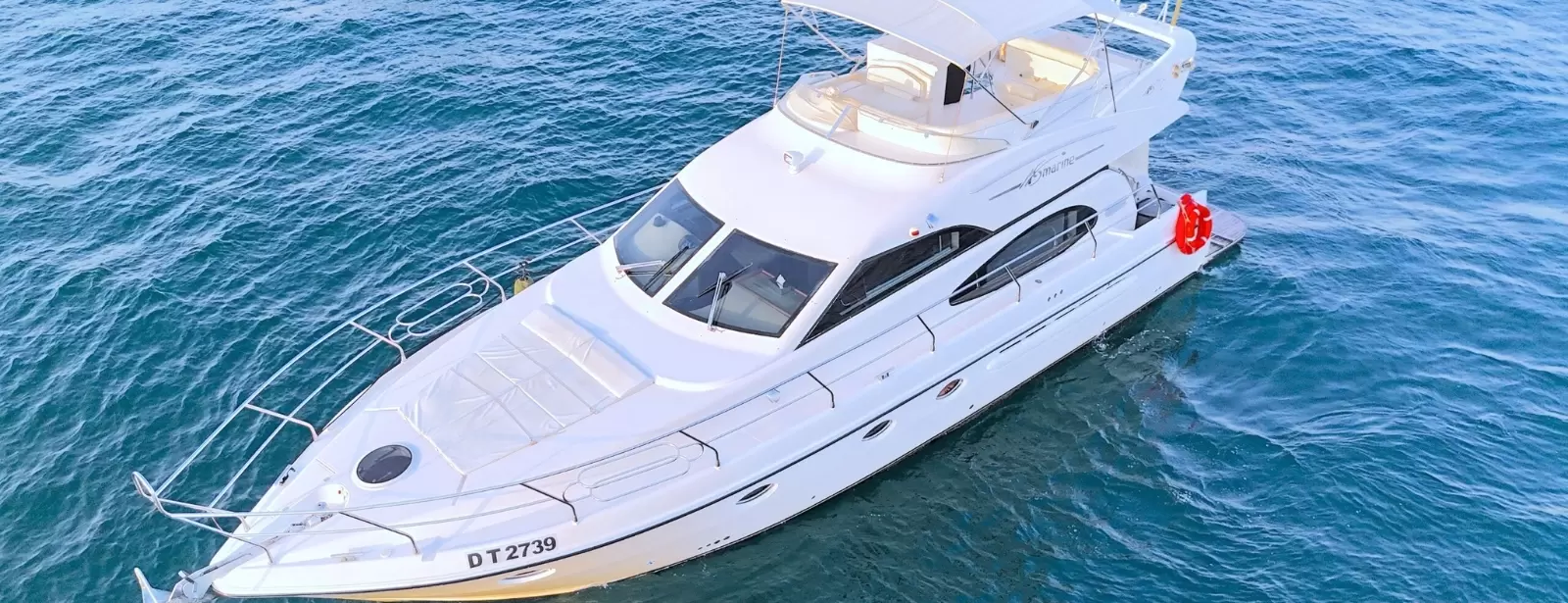 Dubai: Private Luxury Cruise on a Stylish 50ft Yacht