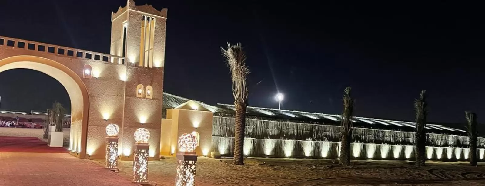 Dubai Red Dunes Desert Safari, Dune Bashing, Shows And  BBQ Dinner
